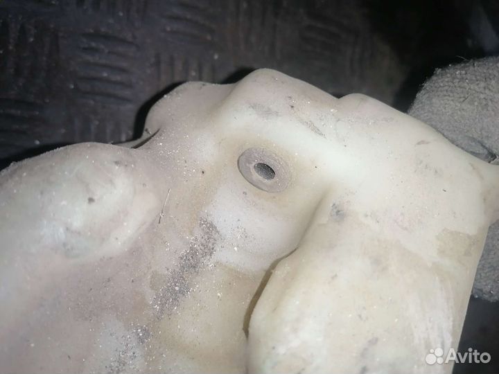 Бачок стеклоомывателя skoda Octavia