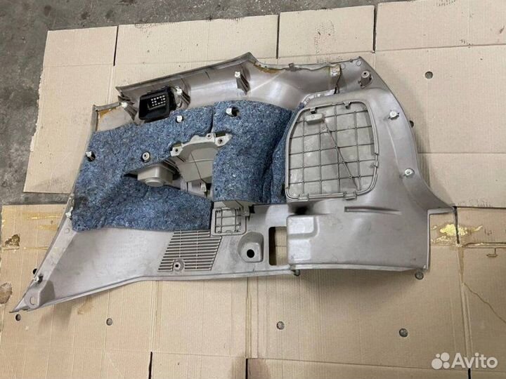 Обшивка багажника задняя левая Toyota Gaia ACM10G