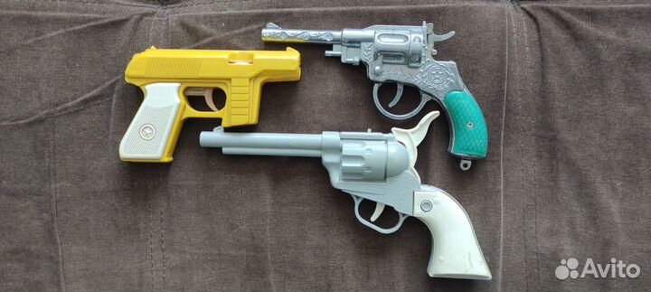 Пистолеты - детские игрушки из СССР. 3 штуки