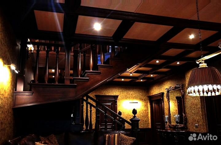 Деревянный потолок из массива дерева