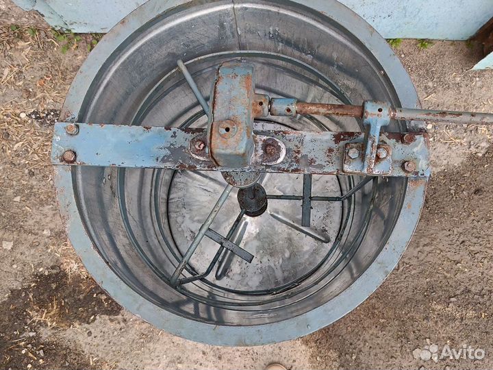 Медогонка 3 рамочная бу