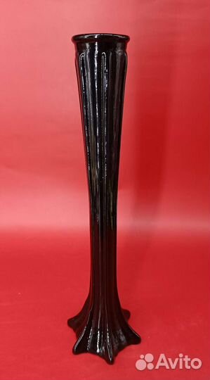 Парные вазы. Чёрное стекло. Винтаж