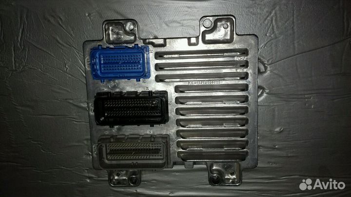 Блок управления двс Кадиллак SRX 1. PCM