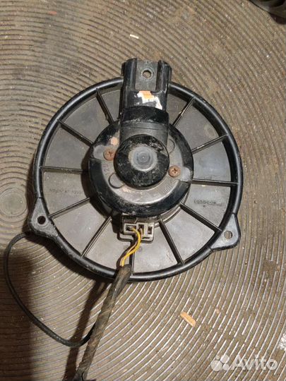 Мотор печки в сборе 194000 denso