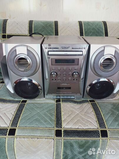 Музыкальный центр