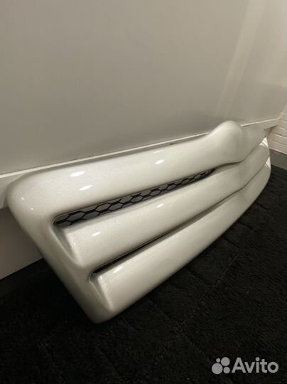 Решетка на avensis