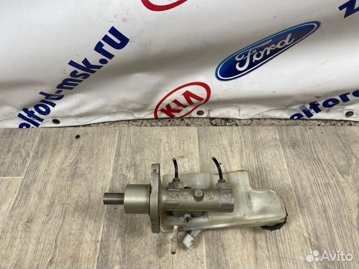 Главный тормозной цилиндр Ford Focus 2 седан hwdb