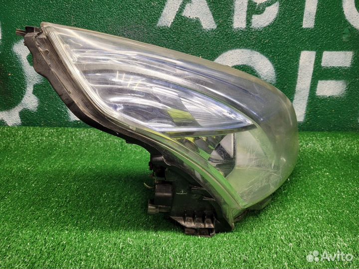 Фара правая Nissan Teana J32