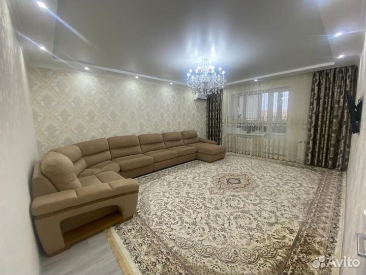 Большой угловой диван