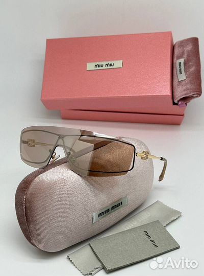 Солнцезащитные очки miu miu