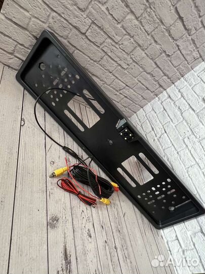 Рамка для номера с камерой заднего вида