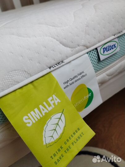 Детская кроватка с маятником