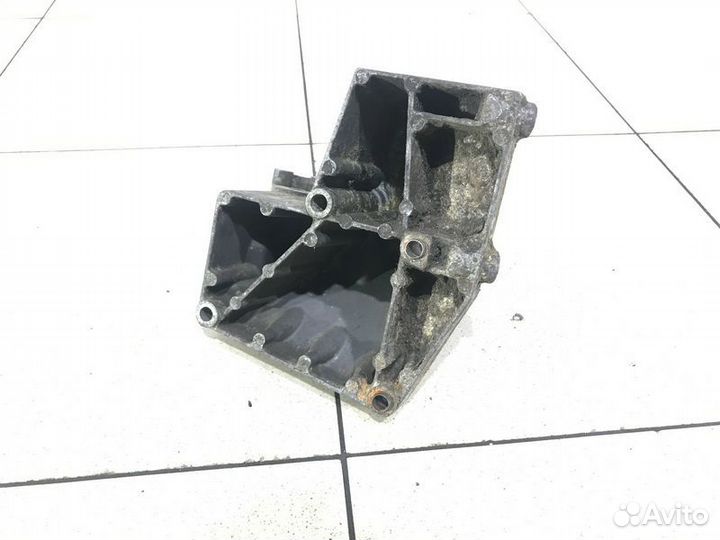 Кронштейн компрессора кондиционера