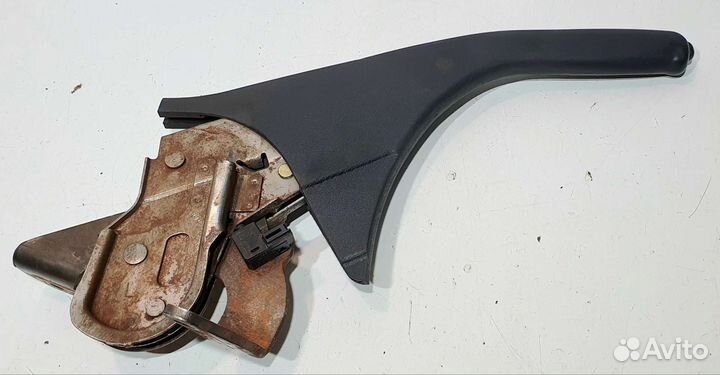 Рычаг стояночного тормоза Toyota Avensis T220