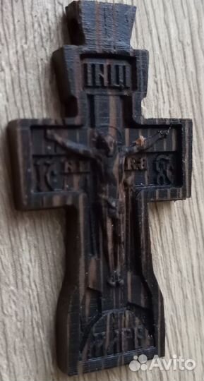 97 Крест нательный деревянный. Резьба по дереву