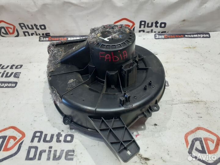Skoda Fabia 2 1.2 моторчик печки
