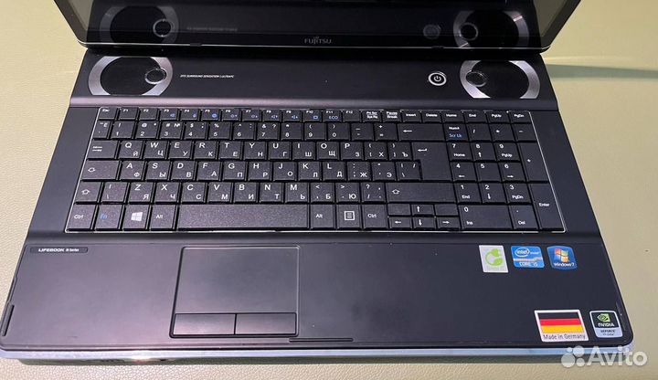 Fujitsu NH751 (Intel i5 / 8gb / SSD+HDD / 17.3