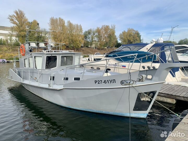 Флайбриджная Стальная яхта премиум класса