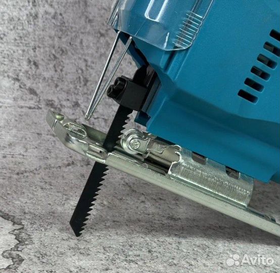 Лобзик электрический сетевой Makita