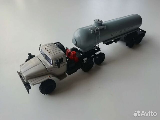 Урал-4420 с полуприцепом. 1:43