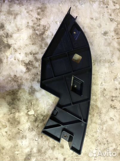 Нижний кронштейн бампера L, tahoe