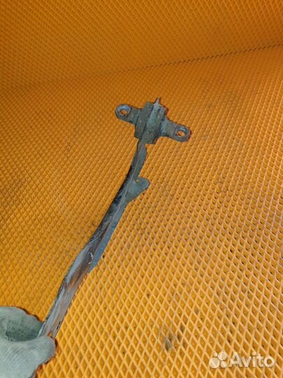 Рычаг задний продольный левый Mazda 3