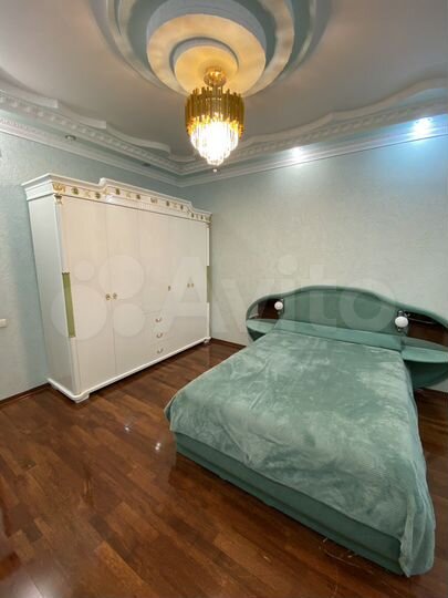 3-к. квартира, 130 м², 4/8 эт.