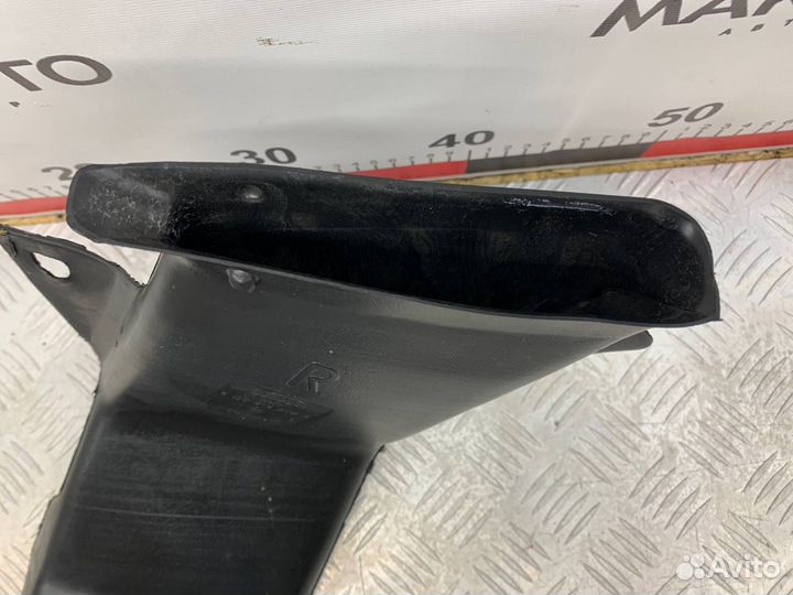 Б/У воздуховод передний правый Audi A6 С5 ALF 2.4