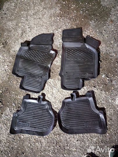 Автомобильные коврики для Golf 6