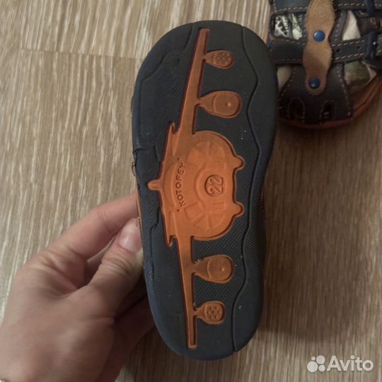 Сандали детские