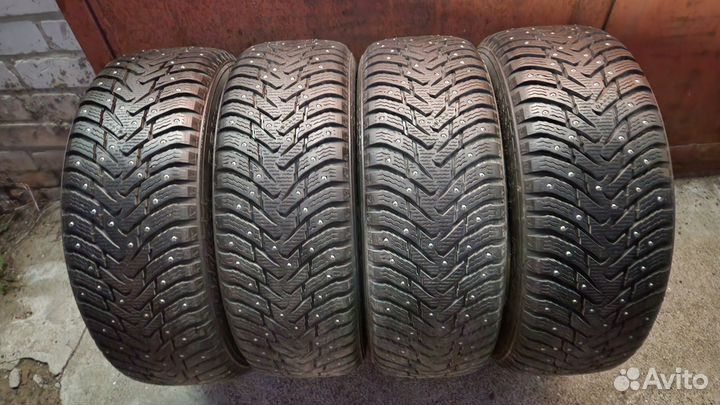 Nokian Tyres Hakkapeliitta 8 SUV 235/60 R18
