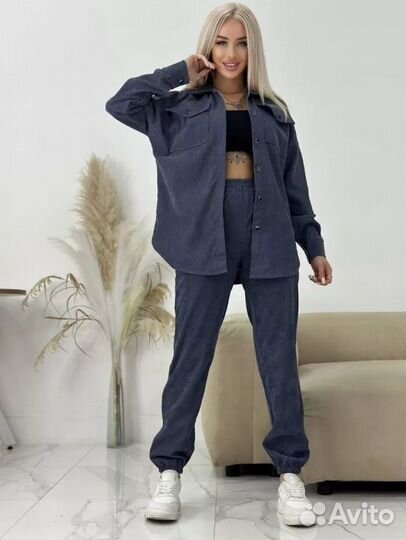 Стильный вельветовый костюм