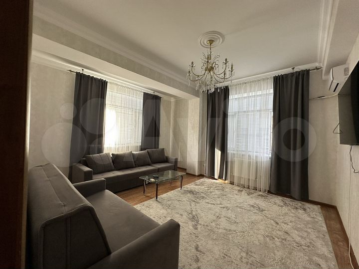 2-к. квартира, 83 м², 4/9 эт.