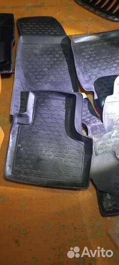 Продаю коврики на ниву шевролет