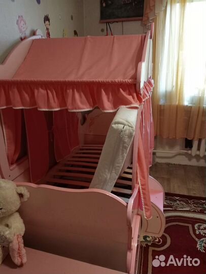 Детская кровать карета