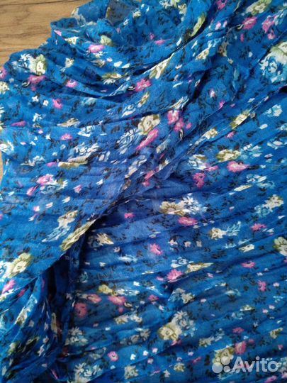 В добрые руки,за ваше вознаграждение.Шарф,палантин