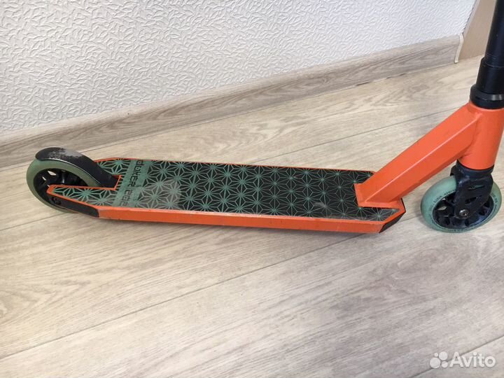 Трюковой самокат Tech Team Duker