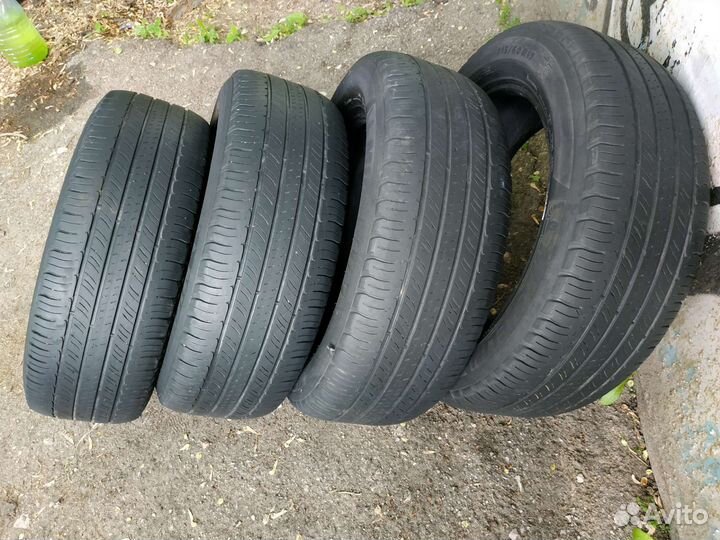 Michelin Latitude Tour HP 215/60 R17