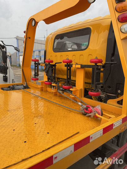 Isuzu Elf, 2024