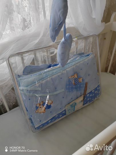 Кроватка с маятником