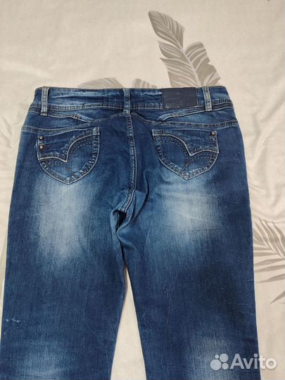 Джинсы женские