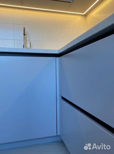 Кухонный гарнитур на заказ. Гapaнития дo 10 лeт