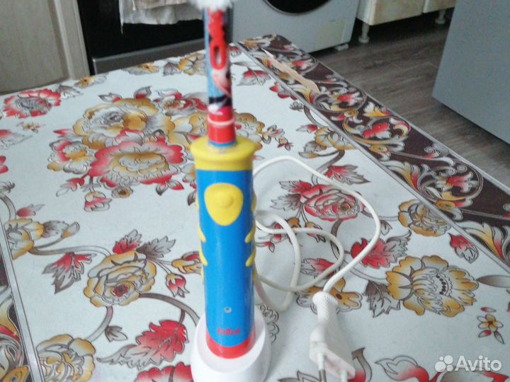 Зубная щётка, детская, фирмы Braun. Бу