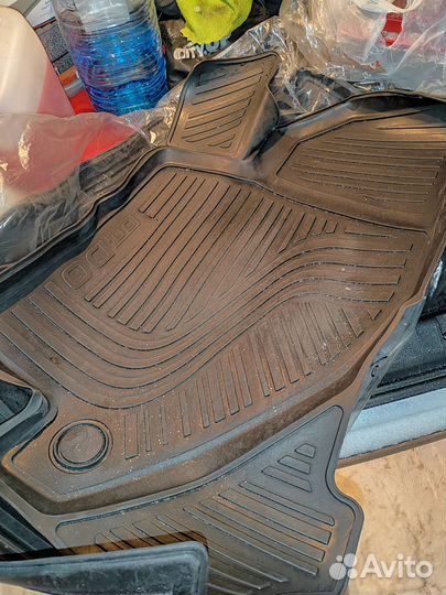 Автомобильные коврики резиновые