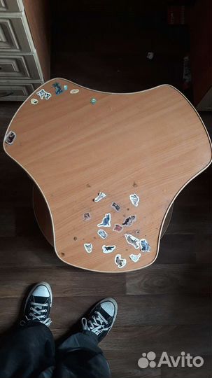 Журнальный столик на колесах