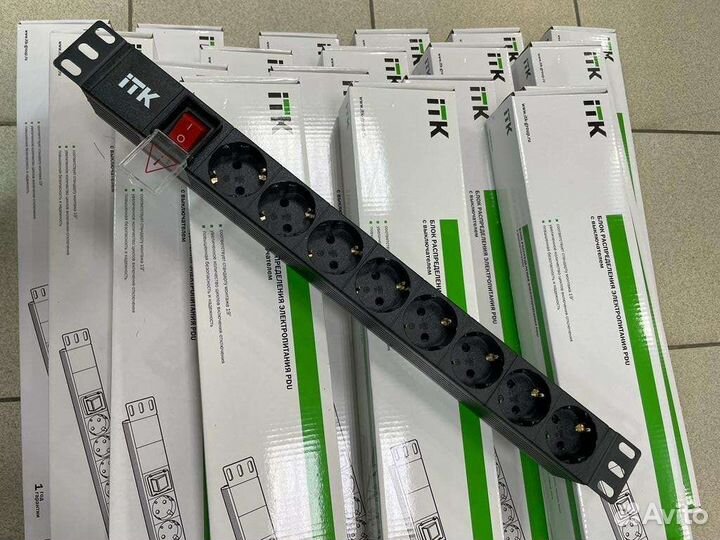 Блок розеток в стойку 19