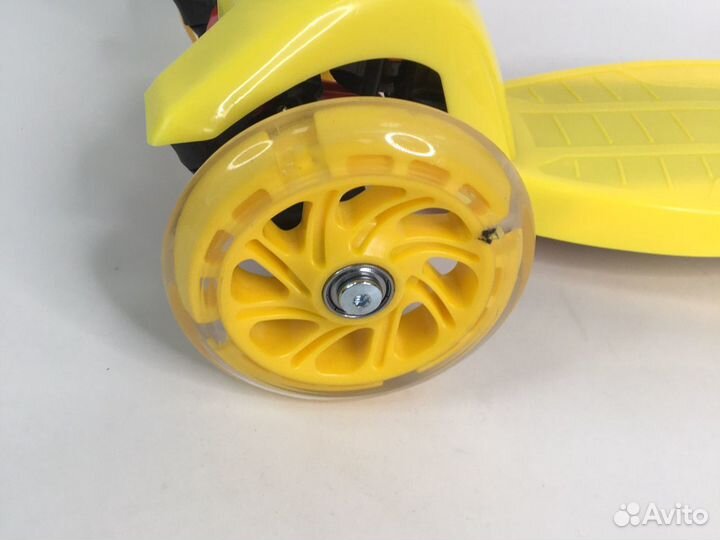 Самокат детский четырехколесный