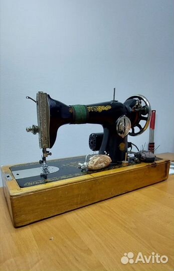 Машинка швейная