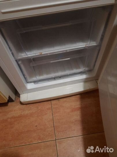 Холодильник Indesit бу