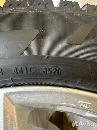 Pirelli Ice Zero 225/55 R17